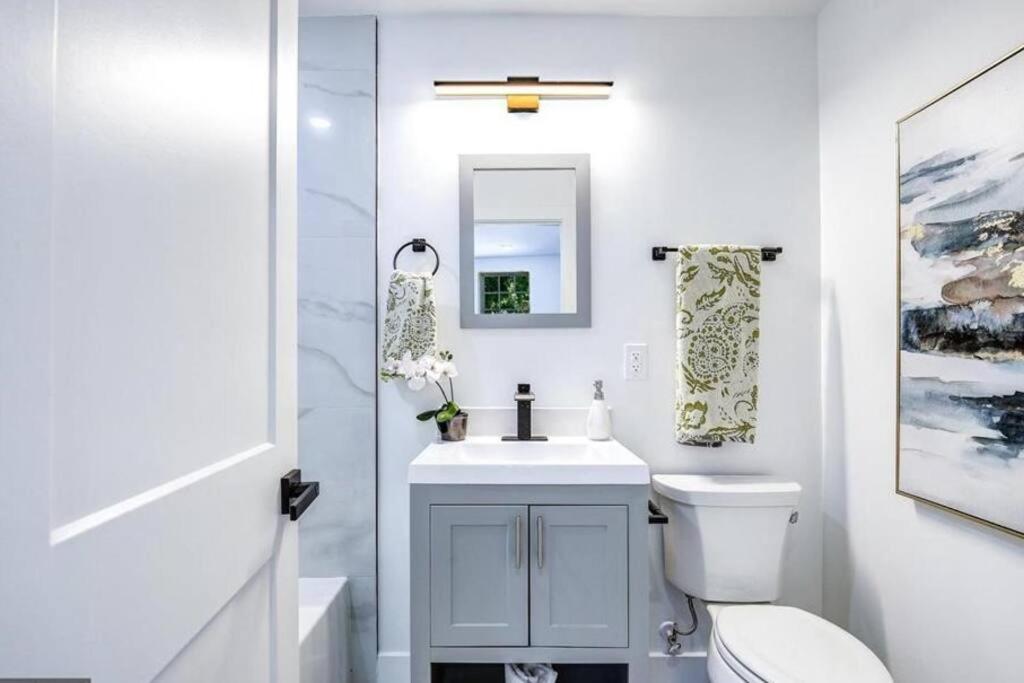 Lux Capitol Hill Vacation Home, In-House Services واشنطن المظهر الخارجي الصورة
